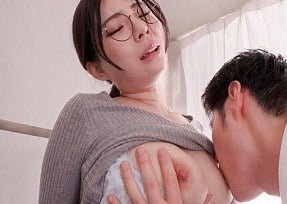 Cô giáo gợi cảm làm tình với hai học sinh nam nghịch ngợm